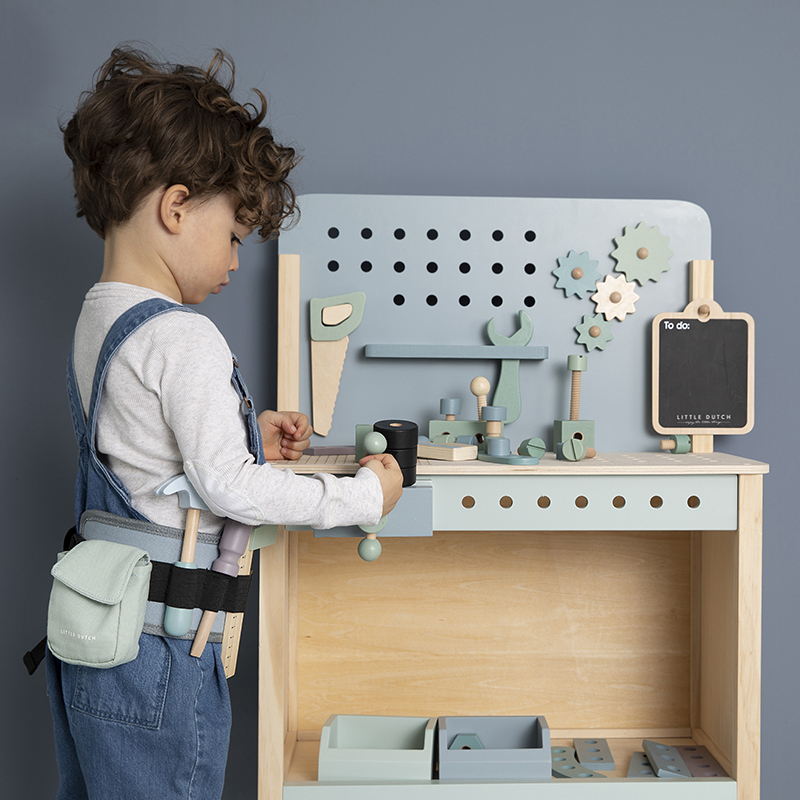 4448 - wooden play workbench 14