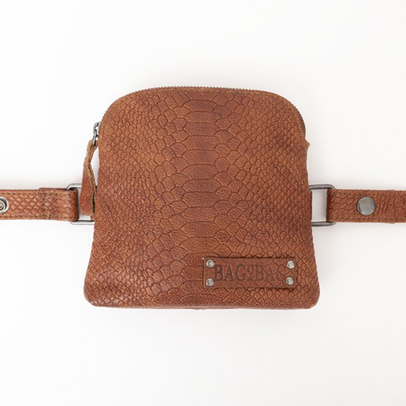 Kintore voorkant met hengels cognac