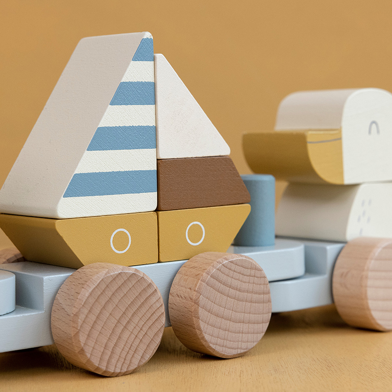 LD7068 - Stacking Train - Sailors Bay (1)