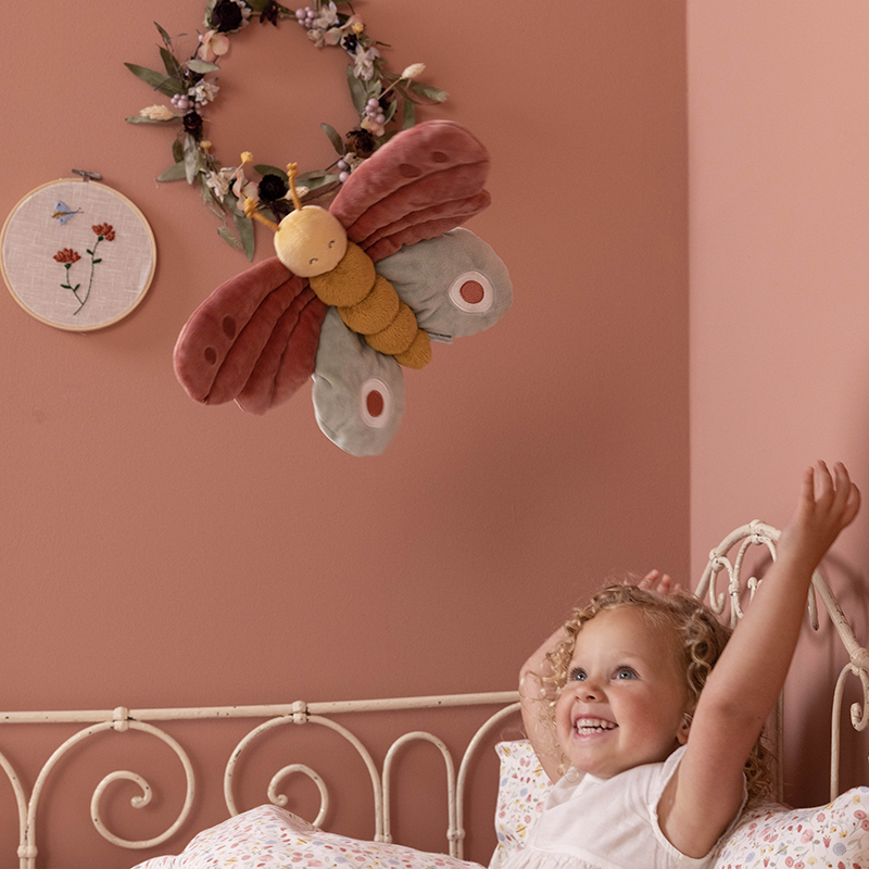 LD8722 - Cuddly Butterfly Lily (4)